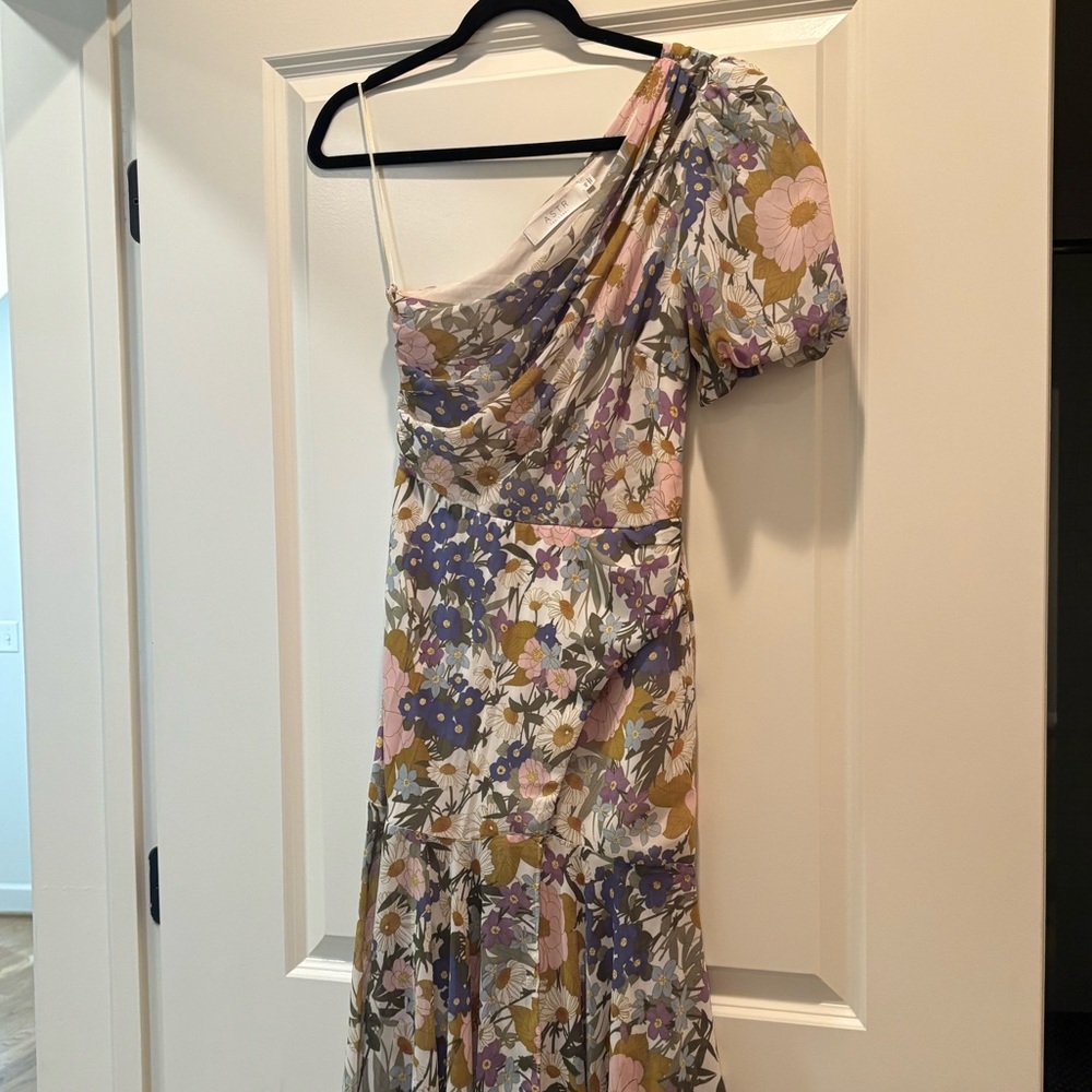ASTR the Label Santorini Dress - XS Off White Retro Floral